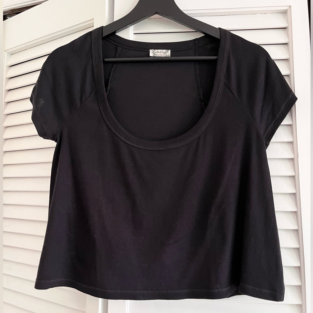 Free people women’s cropped boxy t shirt with deep scoop neck, small black